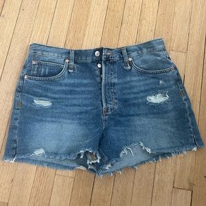 Free People medium wash distressed denim shorts size 32